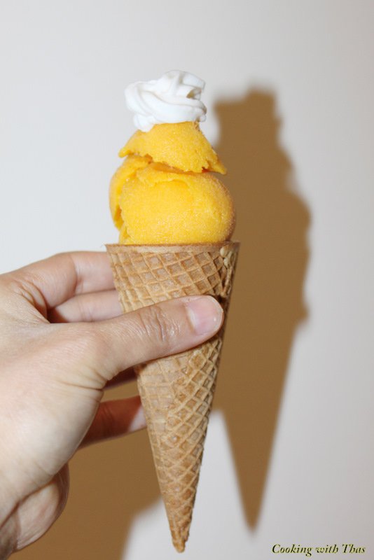 homemade mango ice cream